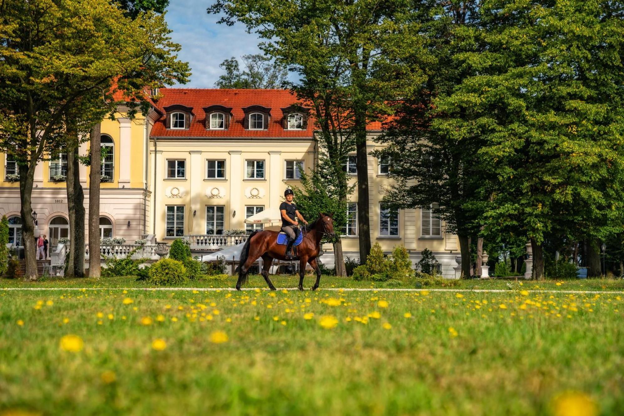 Hotel Palac Alexandrinum Krubki Exteriér fotografie