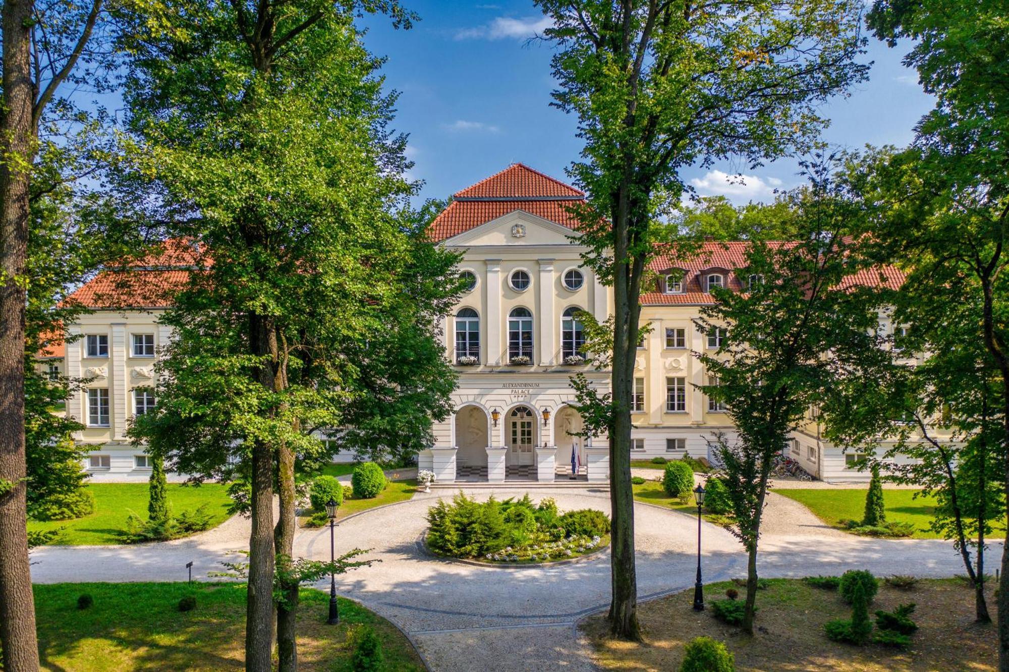 Hotel Palac Alexandrinum Krubki Exteriér fotografie